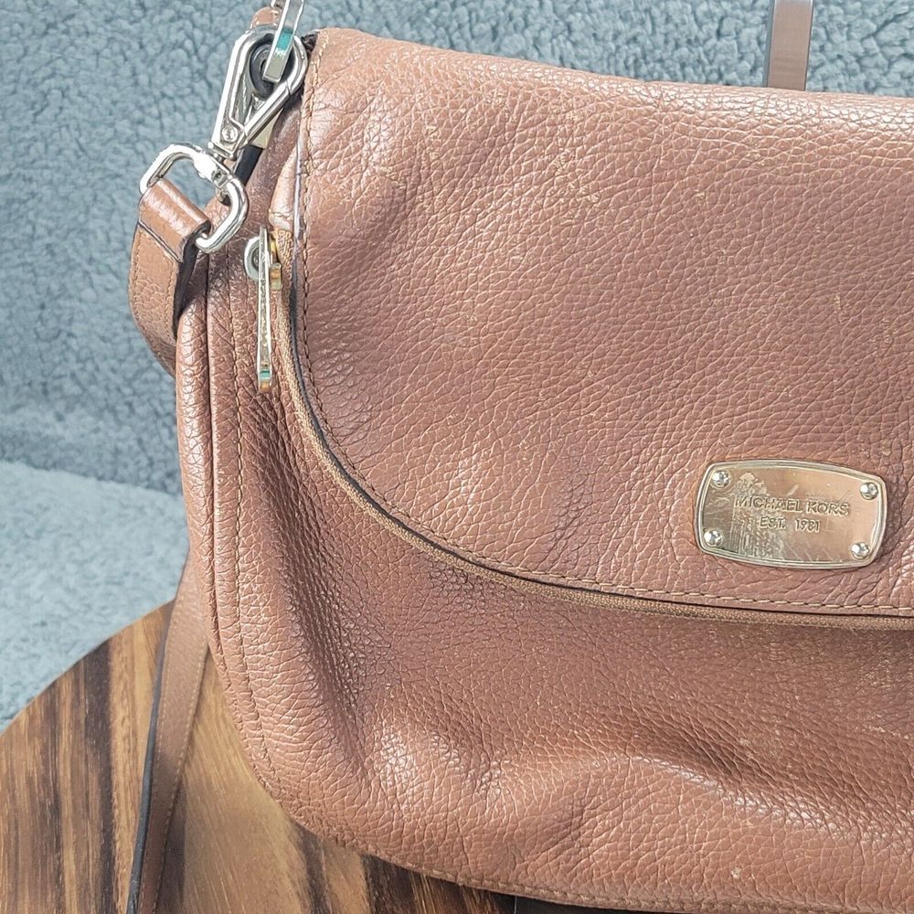 Michael Kors Bedford Leather Medium Brown Convertible Shoulder Crossbody Bag - Picture 4 of 16